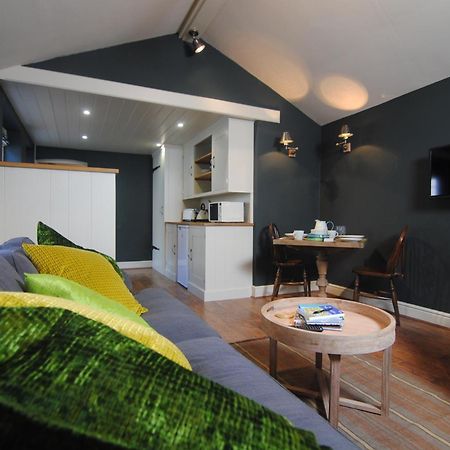 Courtyard Cottages Lymington, 2 Adults Only Eksteriør billede