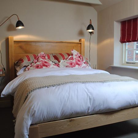 Courtyard Cottages Lymington, 2 Adults Only Eksteriør billede