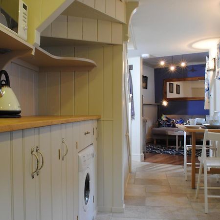 Courtyard Cottages Lymington, 2 Adults Only Eksteriør billede
