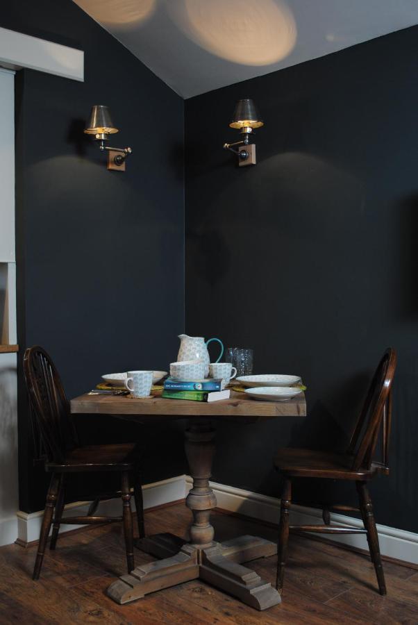 Courtyard Cottages Lymington, 2 Adults Only Eksteriør billede
